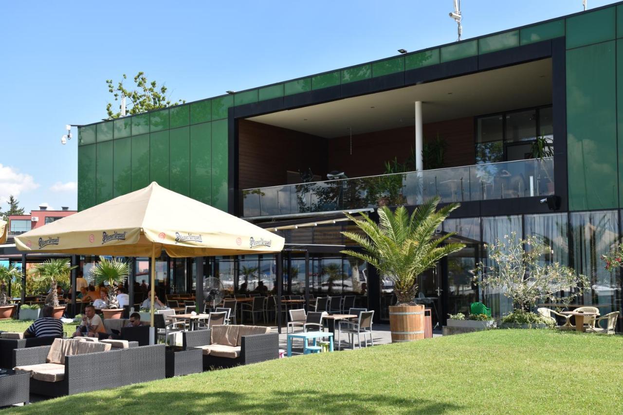 Bl Bavaria Yachtclub & Apartments Balatonlelle Bagian luar foto