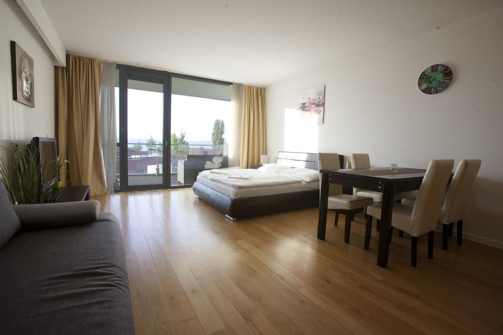 Bl Bavaria Yachtclub & Apartments Balatonlelle Ruang foto