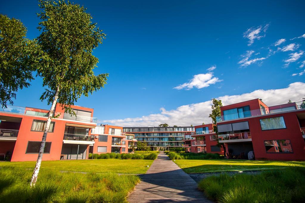 Bl Bavaria Yachtclub & Apartments Balatonlelle Bagian luar foto