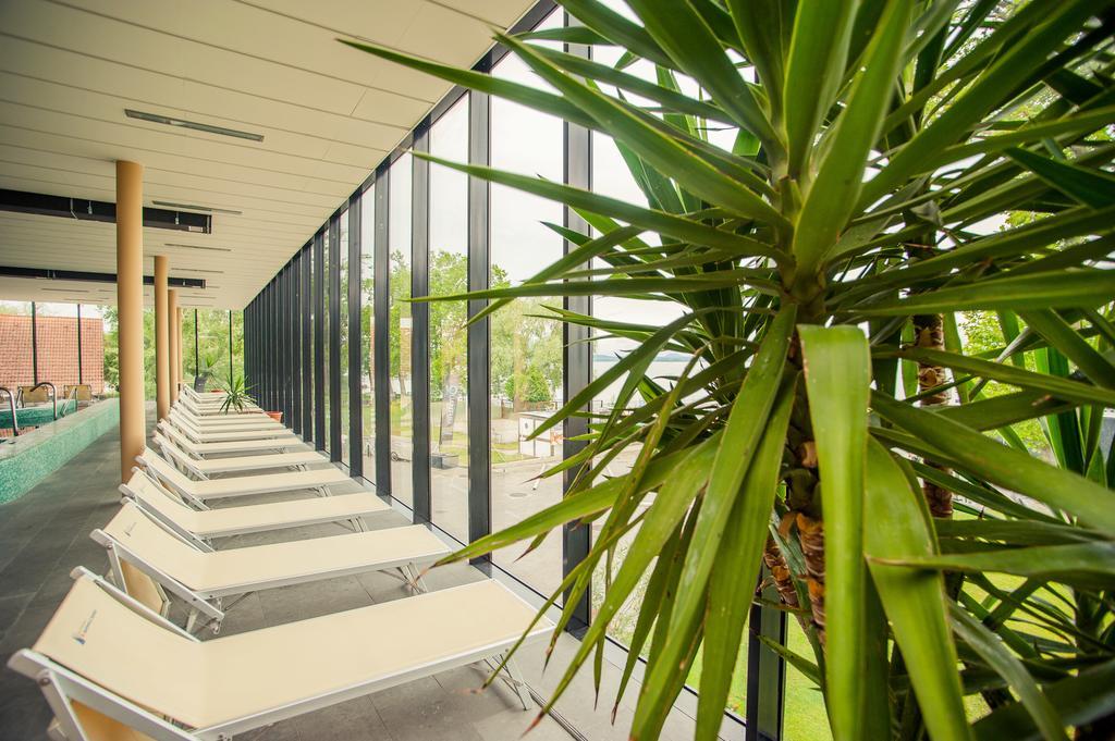 Bl Bavaria Yachtclub & Apartments Balatonlelle Bagian luar foto
