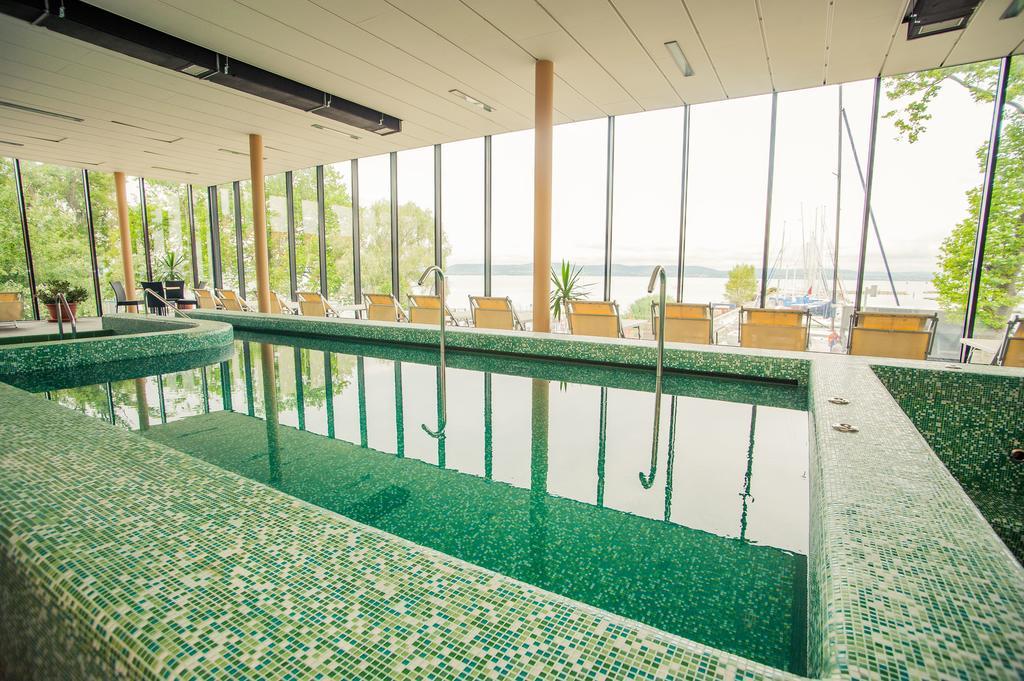 Bl Bavaria Yachtclub & Apartments Balatonlelle Bagian luar foto