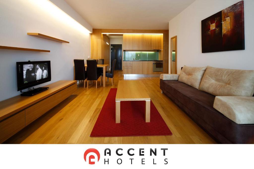 Bl Bavaria Yachtclub & Apartments Balatonlelle Bagian luar foto