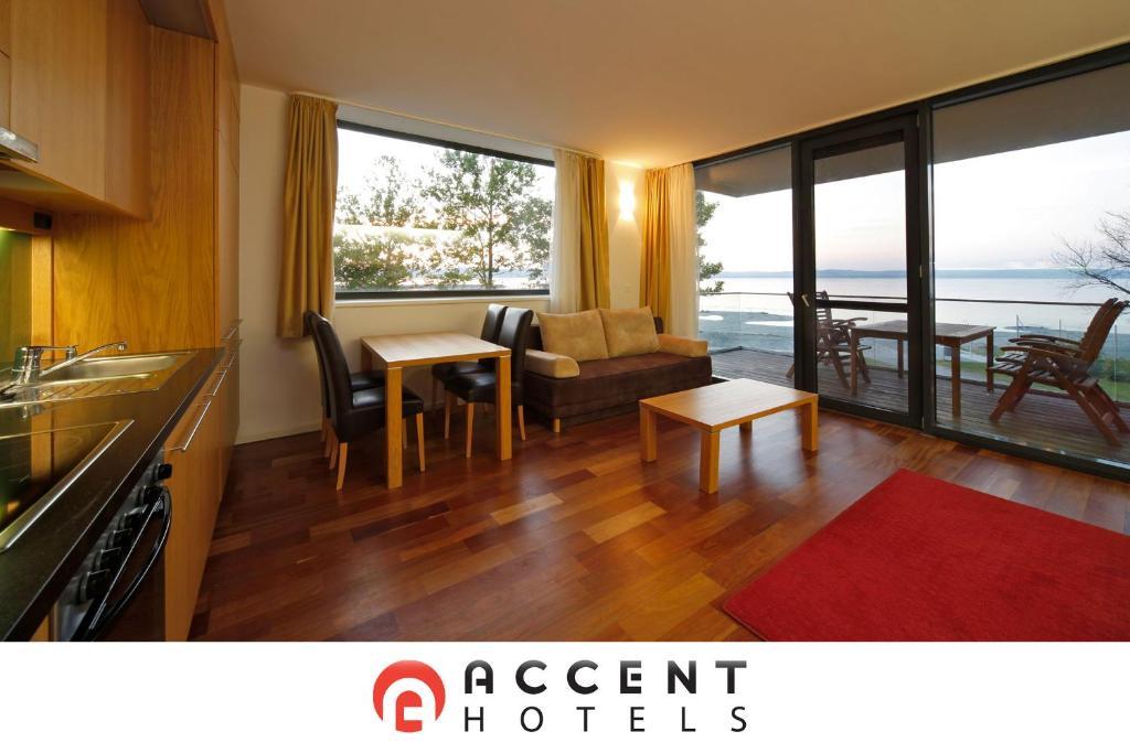 Bl Bavaria Yachtclub & Apartments Balatonlelle Ruang foto